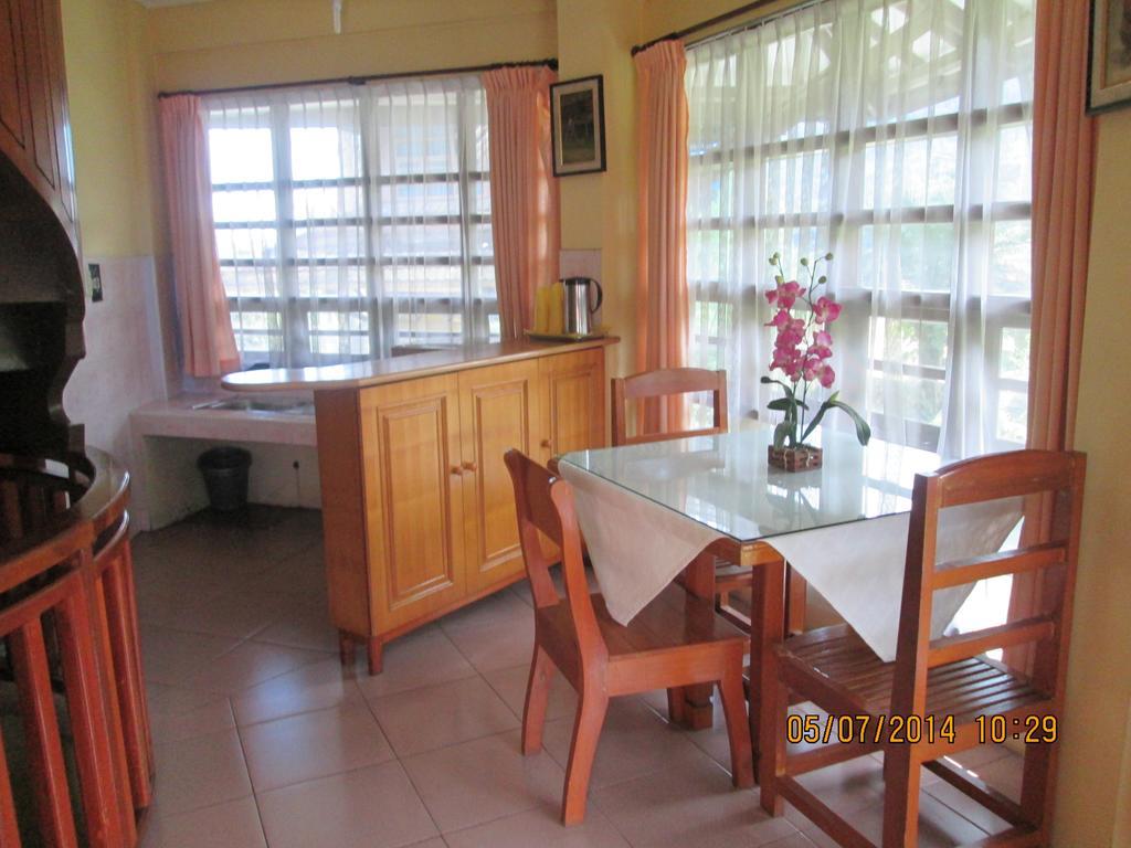Sapadia Hotel And Cottage Парапат Стая снимка