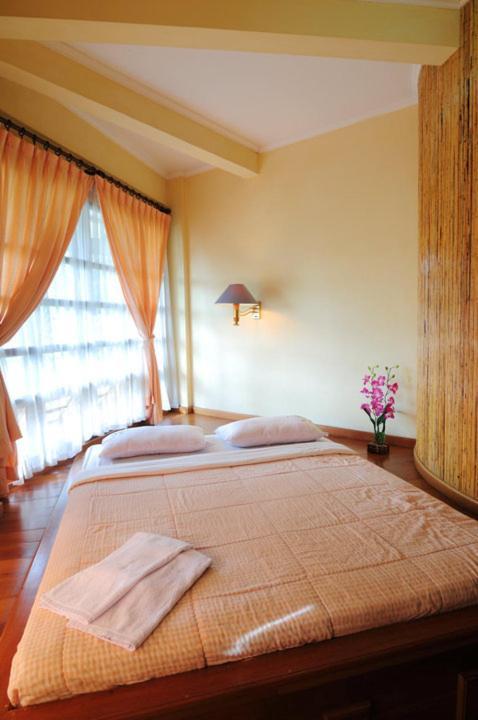 Sapadia Hotel And Cottage Парапат Екстериор снимка